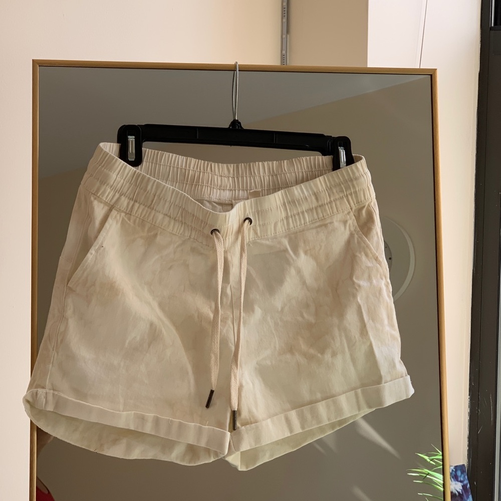 RD Style Shorts with drawstring.